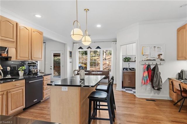 325 Stonebrook Lane, Winston-salem, NC 27104