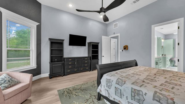 1098 Paradise Parkway, Poolville, TX 76487