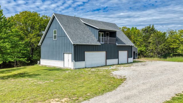 1098 Paradise Parkway, Poolville, TX 76487