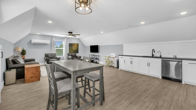 1098 Paradise Parkway, Poolville, TX 76487