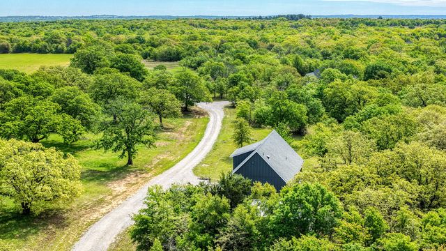 1098 Paradise Parkway, Poolville, TX 76487