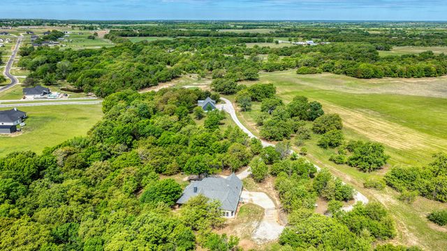 1098 Paradise Parkway, Poolville, TX 76487