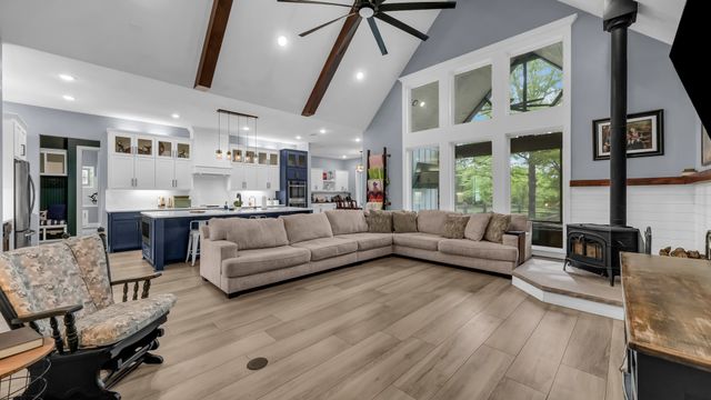 1098 Paradise Parkway, Poolville, TX 76487