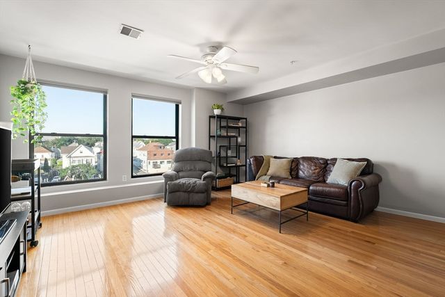 58 Almont St 12, Malden, MA 02148