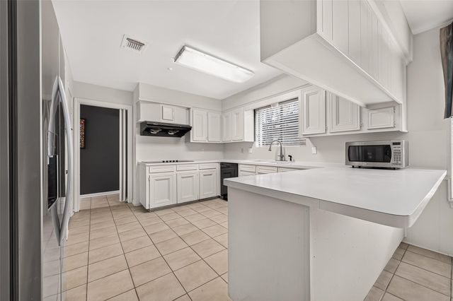 2714 Fairway Drive, Sugar Land, TX 77478