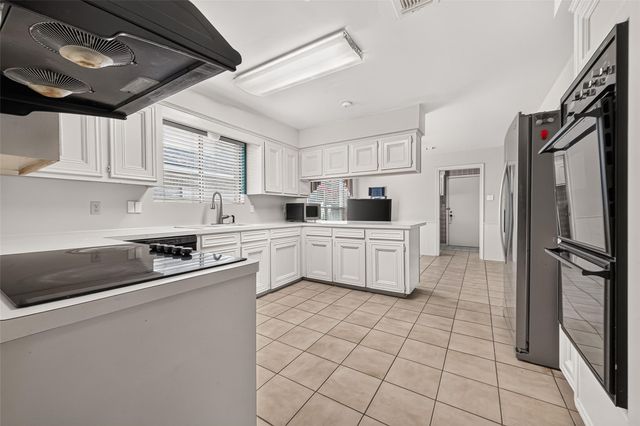 2714 Fairway Drive, Sugar Land, TX 77478