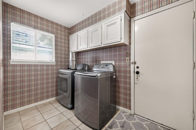 2714 Fairway Drive, Sugar Land, TX 77478