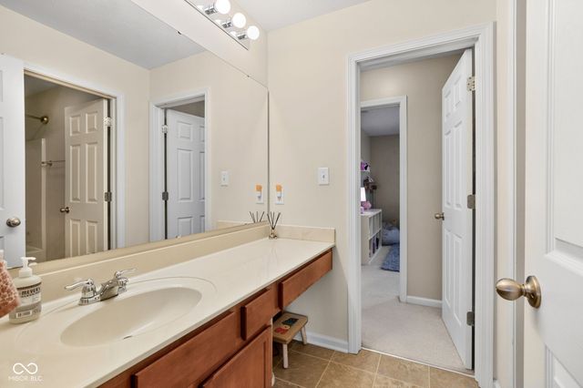 3033 Tuscarora Lane, Indianapolis, IN 46217