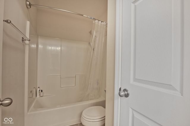 3033 Tuscarora Lane, Indianapolis, IN 46217