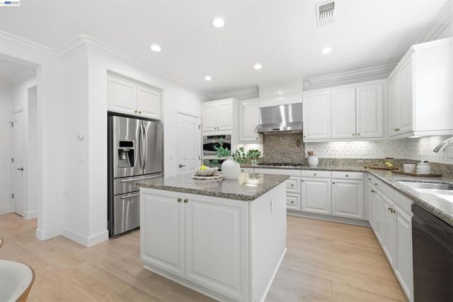 4866 Shelton St, Dublin, CA 94568