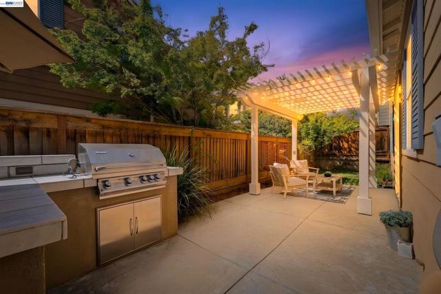 4866 Shelton St, Dublin, CA 94568