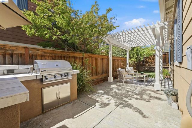 4866 Shelton St, Dublin, CA 94568