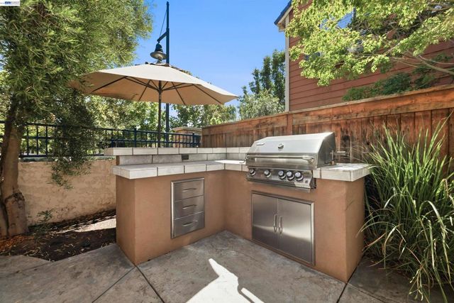 4866 Shelton St, Dublin, CA 94568