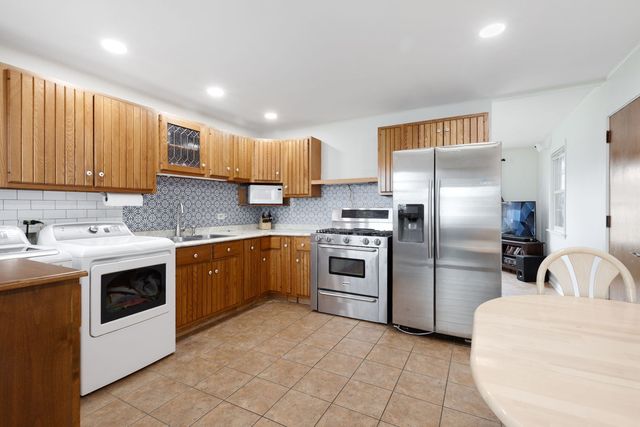 3101 Thrush Lane, Rolling Meadows, IL 60008