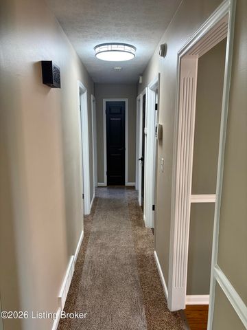 2402 High Pine Dr, Louisville, KY 40214