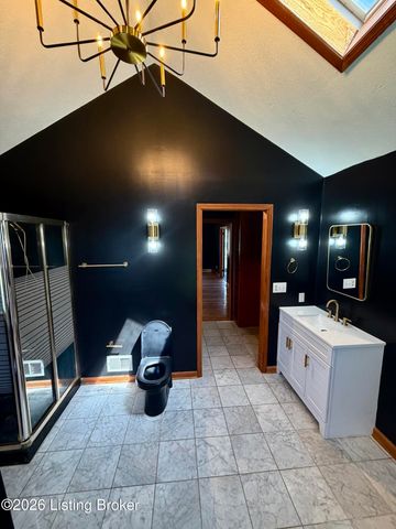 2402 High Pine Dr, Louisville, KY 40214