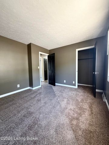 2402 High Pine Dr, Louisville, KY 40214