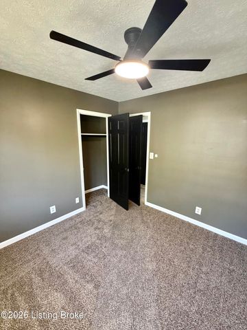 2402 High Pine Dr, Louisville, KY 40214