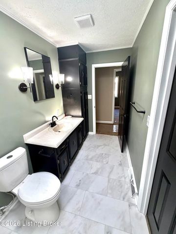 2402 High Pine Dr, Louisville, KY 40214