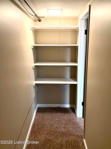 2402 High Pine Dr, Louisville, KY 40214