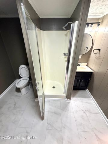 2402 High Pine Dr, Louisville, KY 40214