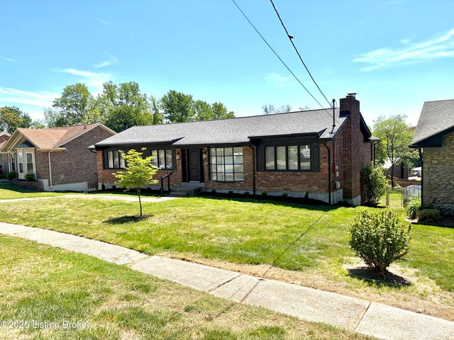 2402 High Pine Dr, Louisville, KY 40214