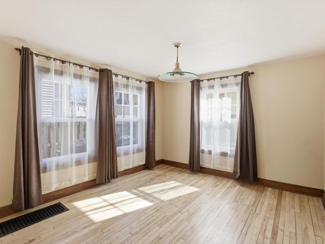 519 Riverview DRIVE, Manitowoc, WI 54220