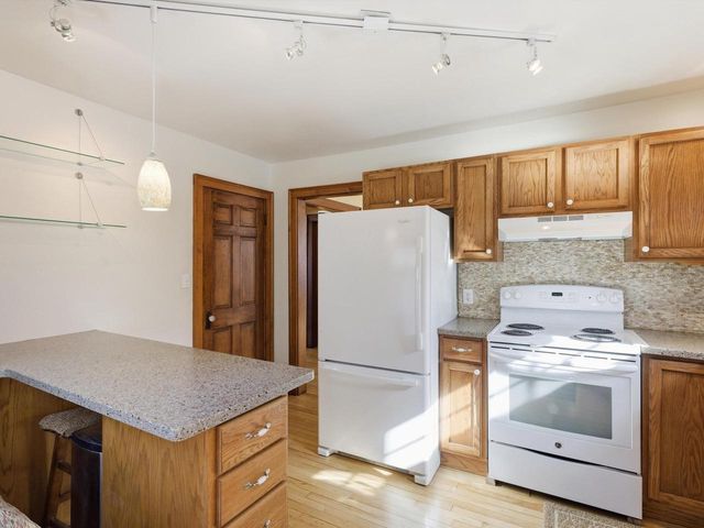 519 Riverview DRIVE, Manitowoc, WI 54220