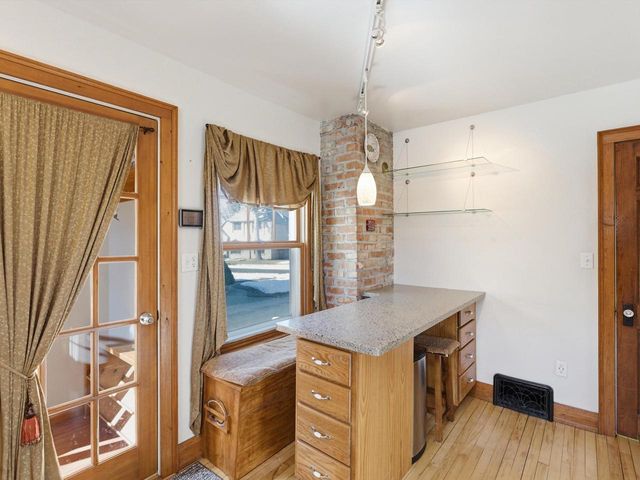 519 Riverview DRIVE, Manitowoc, WI 54220