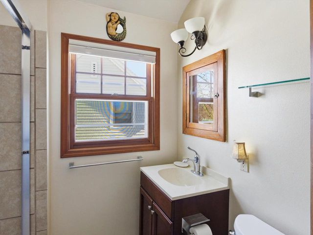 519 Riverview DRIVE, Manitowoc, WI 54220