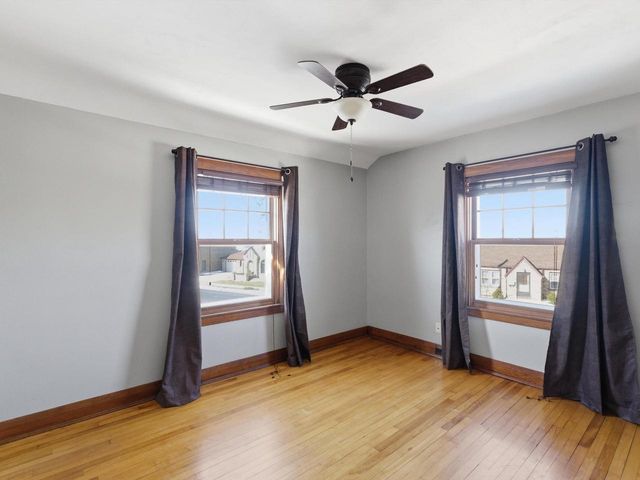 519 Riverview DRIVE, Manitowoc, WI 54220