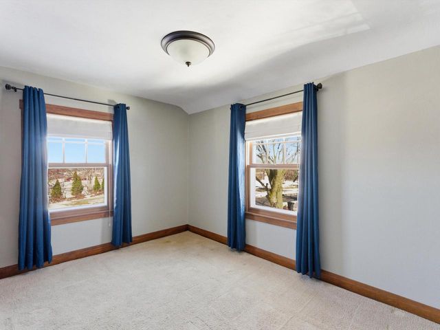 519 Riverview DRIVE, Manitowoc, WI 54220