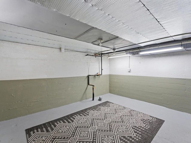 519 Riverview DRIVE, Manitowoc, WI 54220