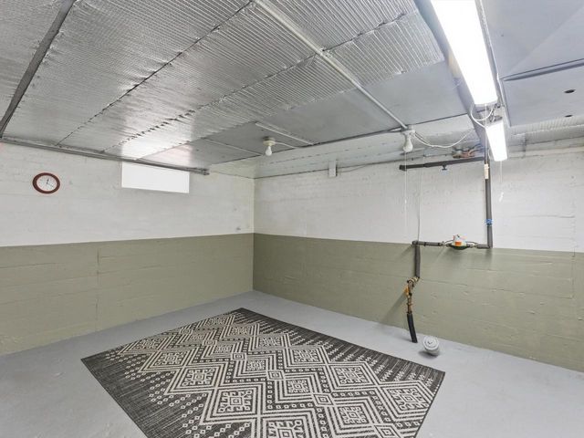 519 Riverview DRIVE, Manitowoc, WI 54220