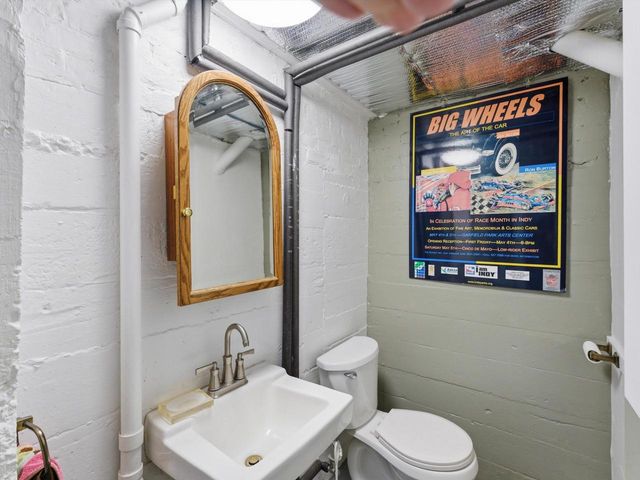 519 Riverview DRIVE, Manitowoc, WI 54220