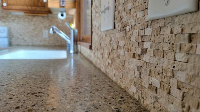 519 Riverview DRIVE, Manitowoc, WI 54220