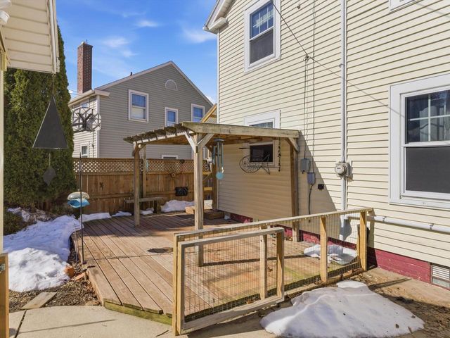 519 Riverview DRIVE, Manitowoc, WI 54220