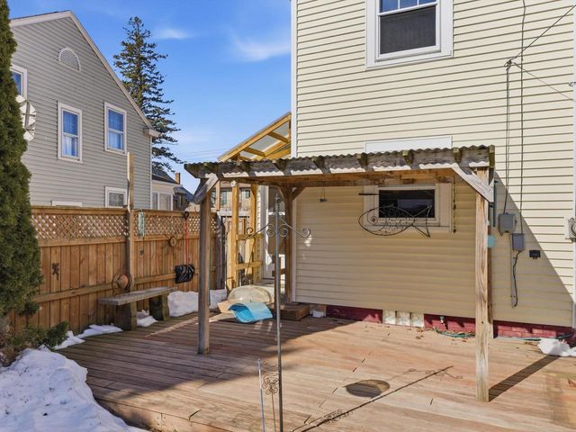 519 Riverview DRIVE, Manitowoc, WI 54220