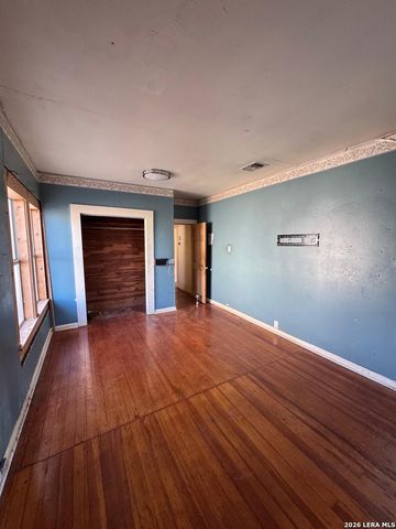 942 W Lynwood, San Antonio, TX 78201