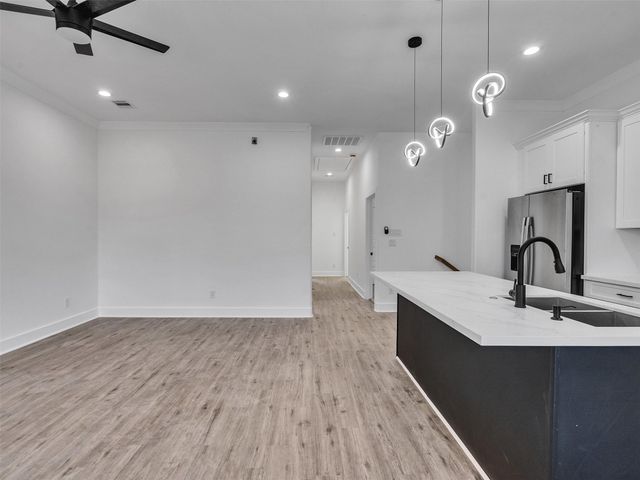 5130 Clover Street A, Houston, TX 77033