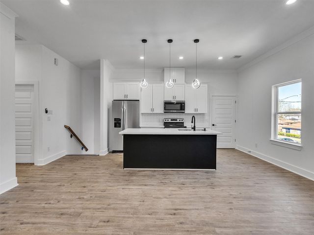 5130 Clover Street A, Houston, TX 77033