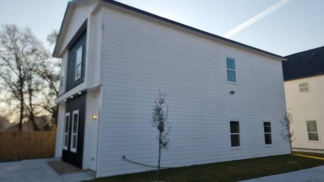5130 Clover Street A, Houston, TX 77033