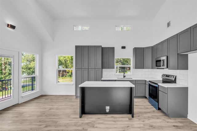 117 Rain Forest Road, Onalaska, TX 77360
