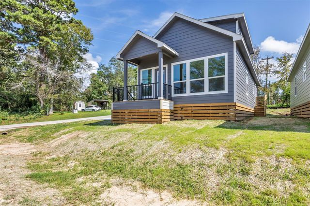 117 Rain Forest Road, Onalaska, TX 77360