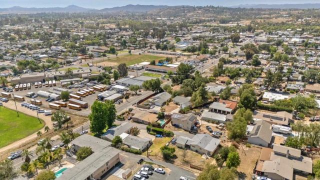 722 8th Street, Ramona, CA 92065
