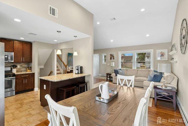 16 Neptune Place, Colonia, NJ 07067