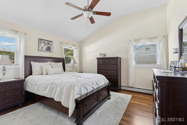 16 Neptune Place, Colonia, NJ 07067