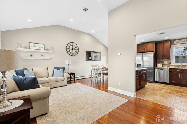 16 Neptune Place, Colonia, NJ 07067
