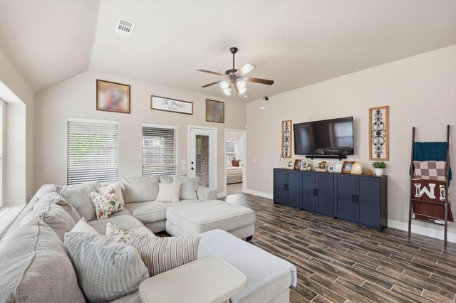 324 Sherbrook Street, Van Alstyne, TX 75495