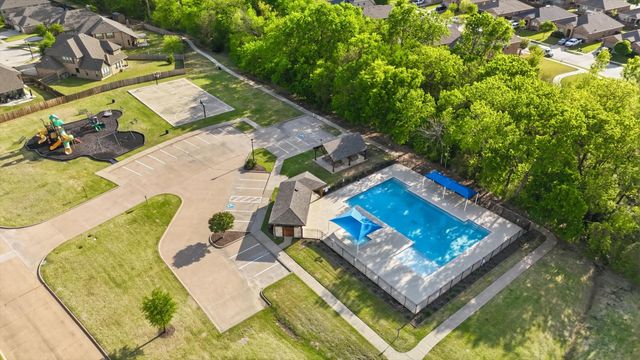 324 Sherbrook Street, Van Alstyne, TX 75495